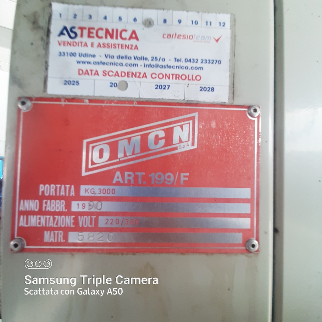 Ponte sollevatore 2 colonne con basamento OMCN 199/C 3200KG