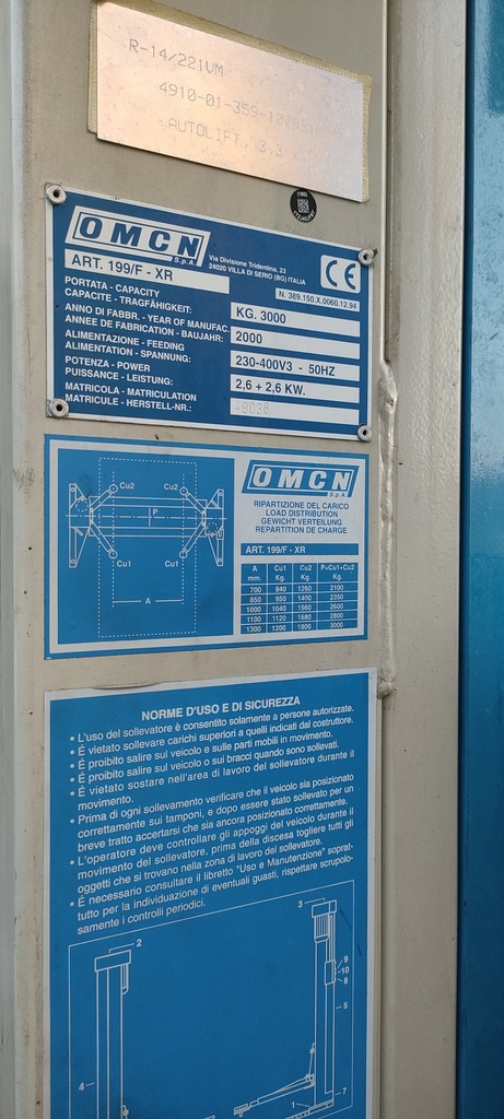 Ponte sollevatore OMCN 199/F -XR 300Kg del 2000 matr. 49038