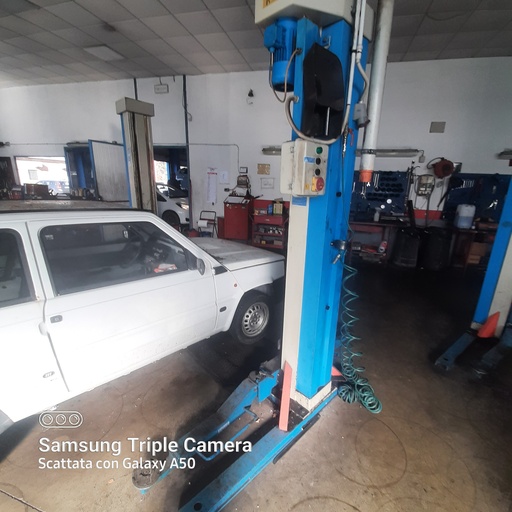 Ponte sollevatore 2 colonne con basamento OMCN 199/C-XR Kg2500